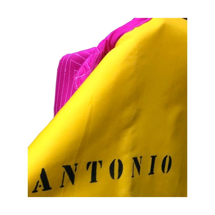 Capote de torero profesional