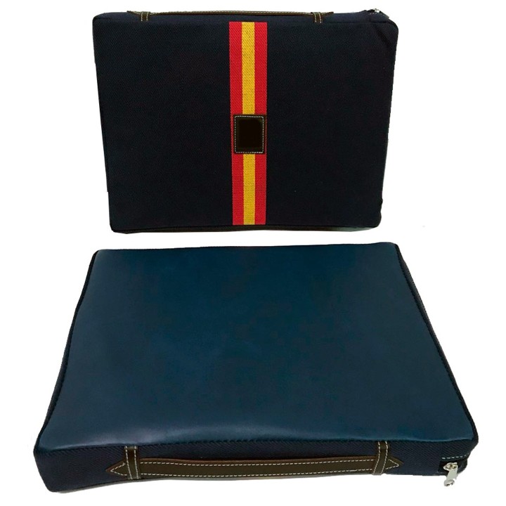 Almofada de praça de touros azul com bandeira de Espanha – vista 3
