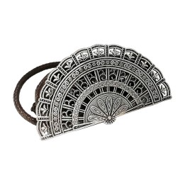 Porta-leque de metal prateado com cordão de couro
