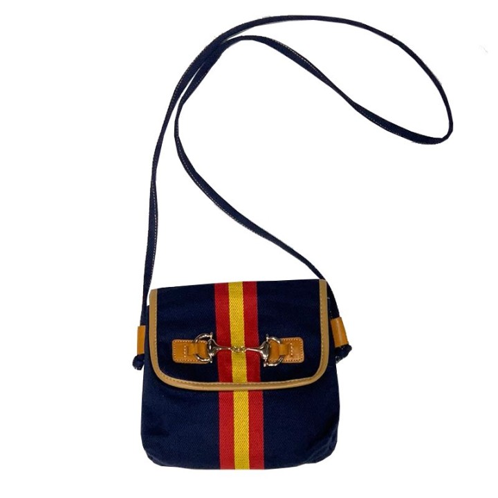 Handbag featuring the Spanish flag