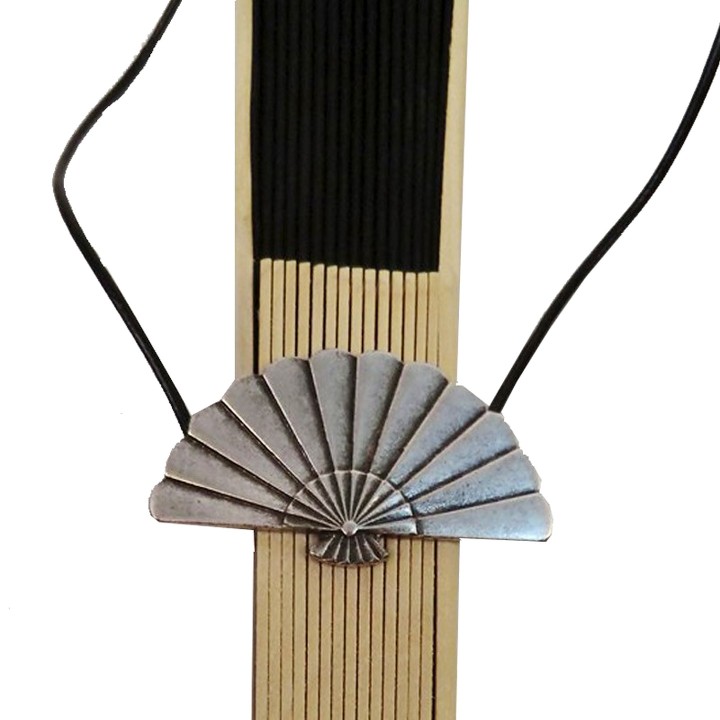Suporte de metal para pendurar leques, em forma de leque