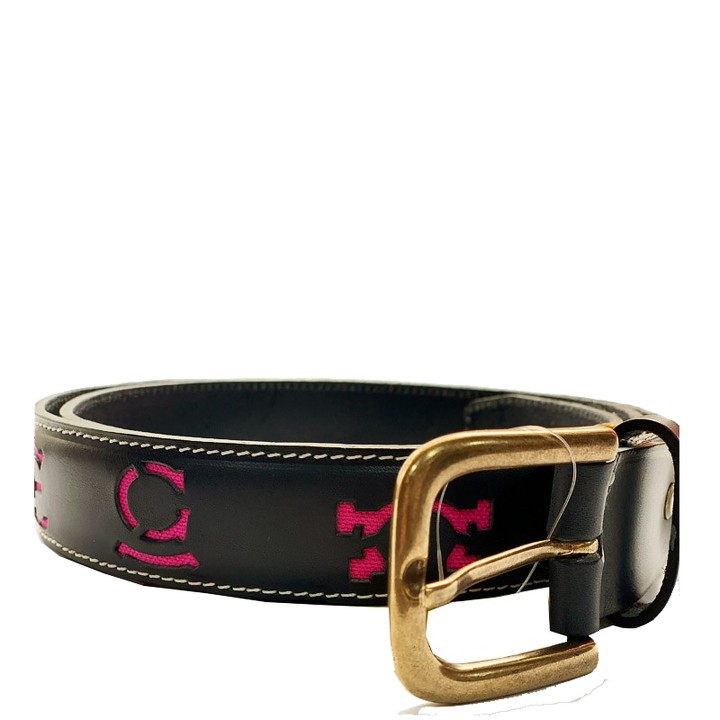 Cintura taurina in pelle con marchi degli allevamenti, in nero e fucsia