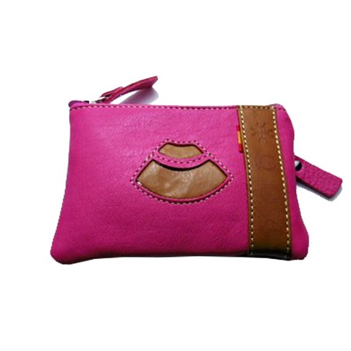 Matador cape coin purse Ubrique leather in ZiNGS souvenir shop Madrid