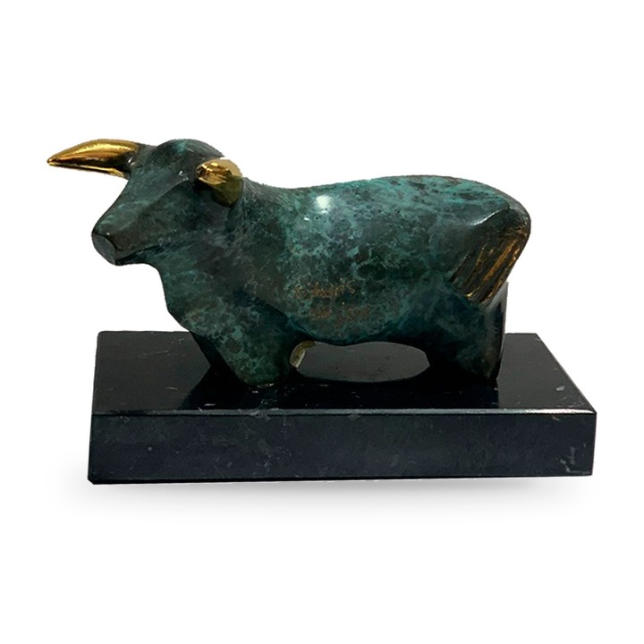 Statuetta di toro in bronzo su base – vista 2