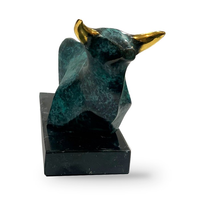 Stierfigur aus Bronze auf Sockel – Ansicht 5