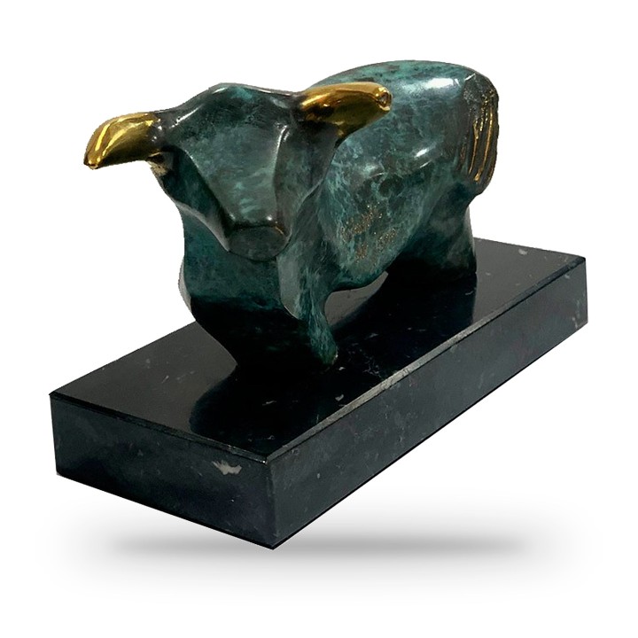 Bronze bull sculpture on a marble base – view 3