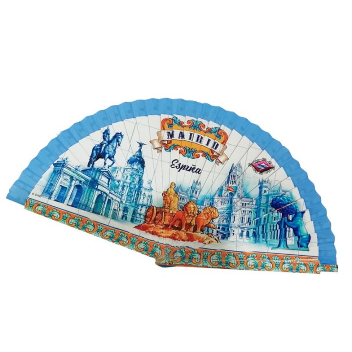 Éventail souvenir de Madrid Espagne bleu ciel avec monuments Puerta de Alcalá et fontaine de Cibeles
