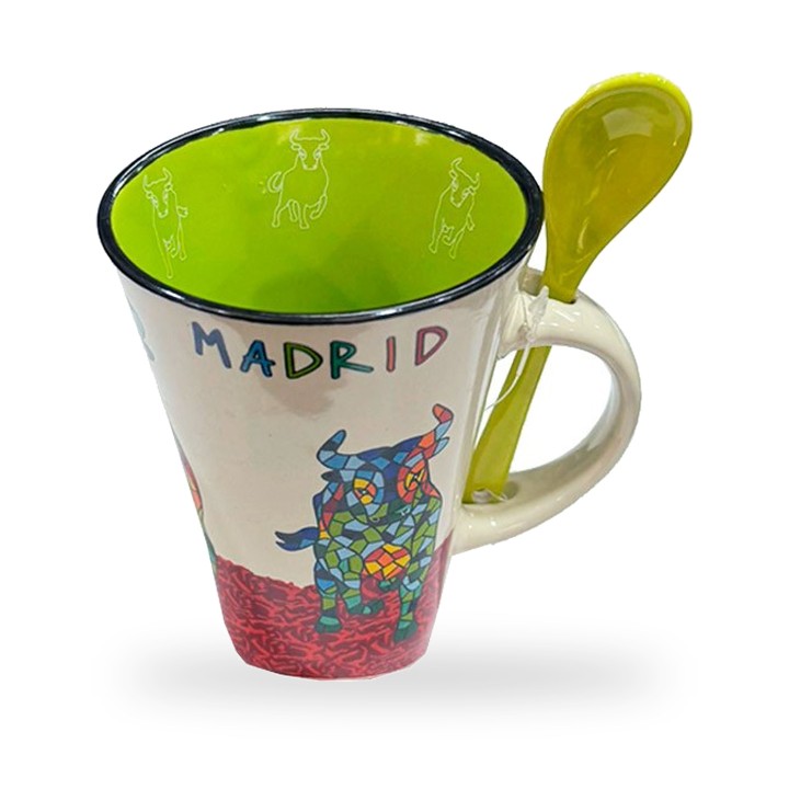 Caneca com colher e touro em mosaico de Madrid – vista 5