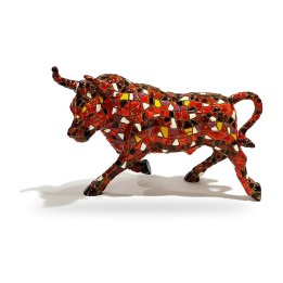 Stierfigur im orangefarbenen Mosaik von Barcino, Trencadís-Stil