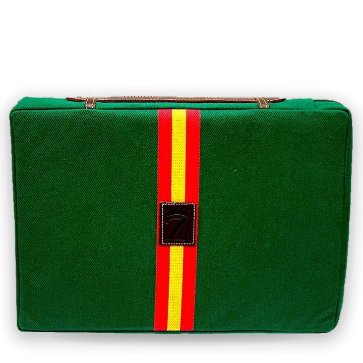Almohadilla taurina verde con bandera de España – vista 2