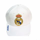Gorra oficial del Real Madrid C.F. con escudo bordado
