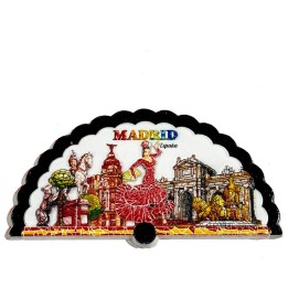 Magnets with monuments and scenes typical of Madrid