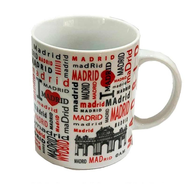 Tazza Madrid Souvenirs, collage tipografico con Puerta de Alcalá e cuori