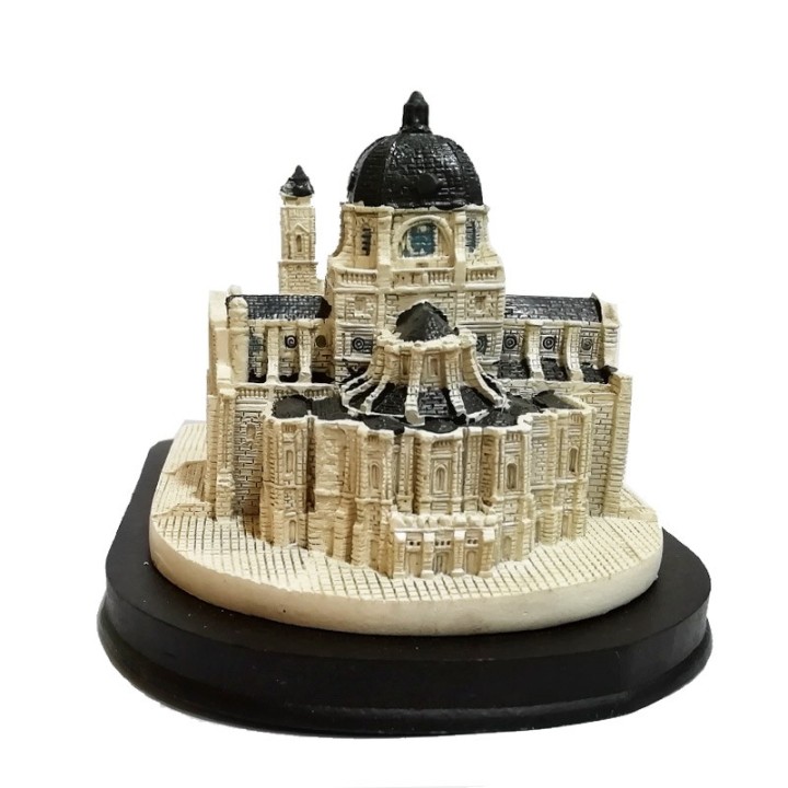 Réplica de la Catedral de la Almudena