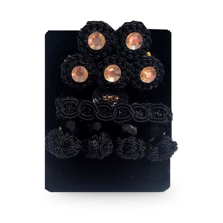 Spilla taurina Alamares in nero corvino con strass