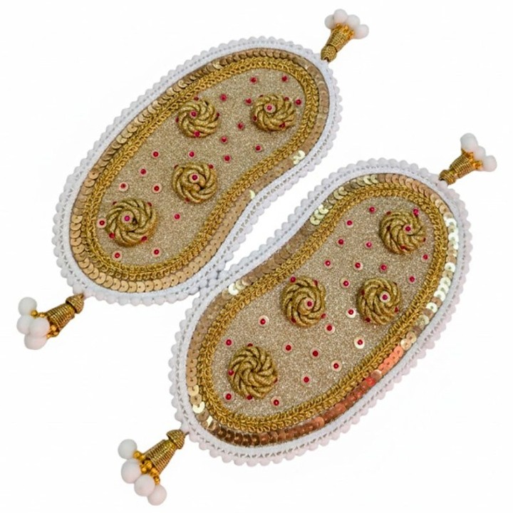 Dragonas de traje de luces grandes em ouro e branco