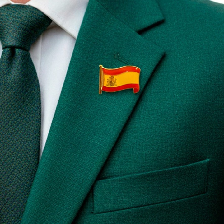 Bullfighting and Spain Pins, bulls, flag  souvenirs online in ZiNGS.