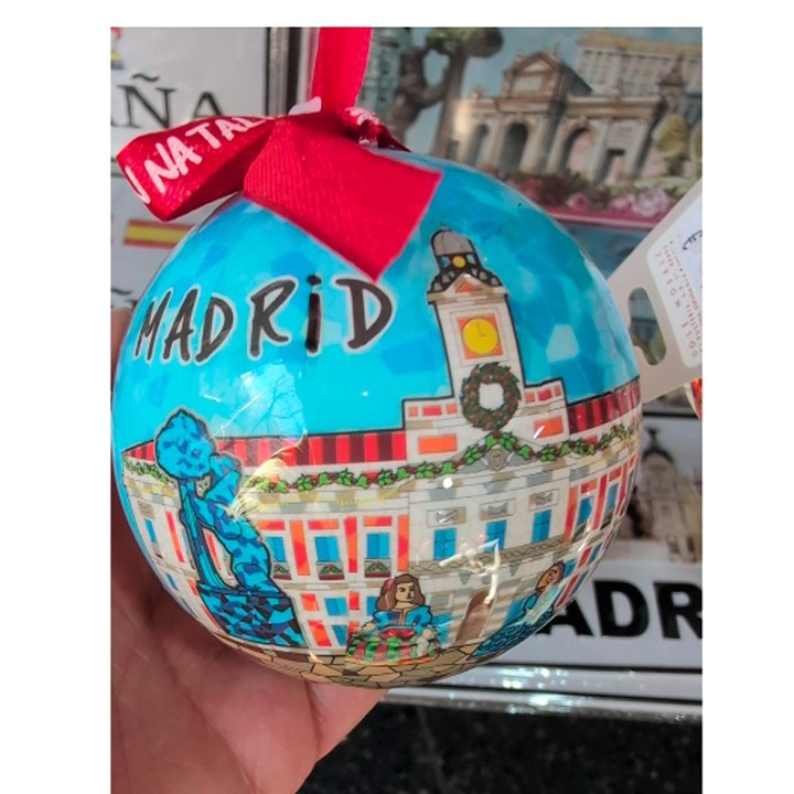 Bola de Natal de Madrid em mosaico, da Olé Mosaic