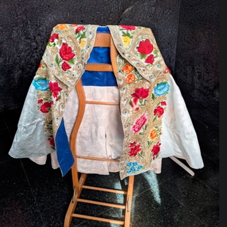 Cape de paseo antique