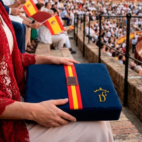 Almohadilla personalizada "Hierro ganadero iniciales" azul bandera España