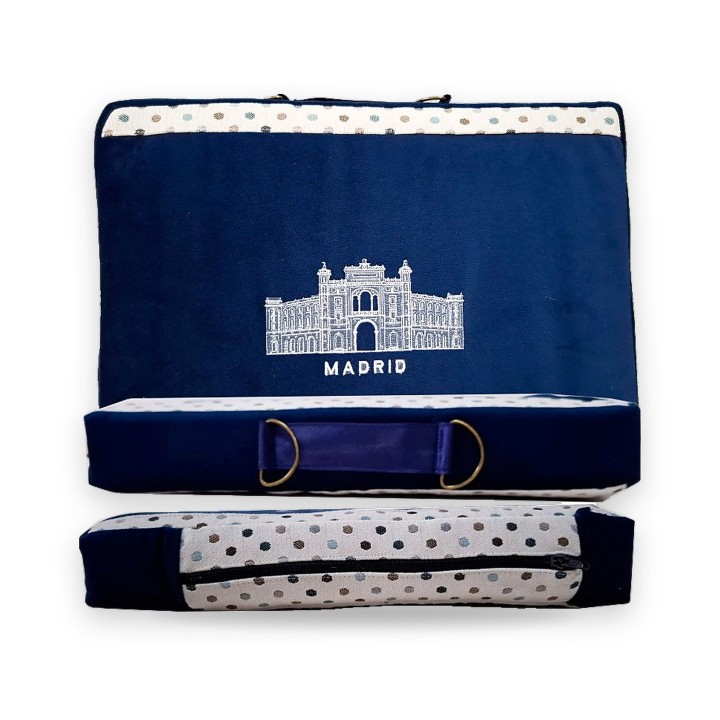 Las Ventas bullring cushion, blue with polka dots – view 8