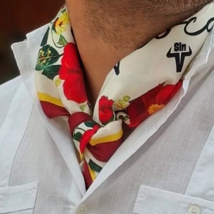 Pañuelo de cuello Alocado