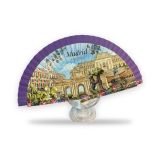 Éventail en bois violet avec monuments de Madrid illustrés