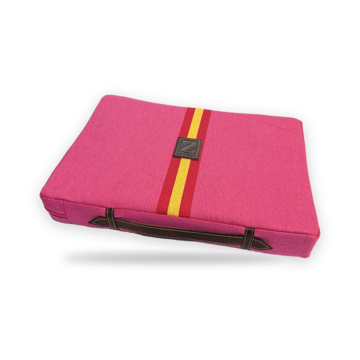 Coussin d'arènes fuchsia avec bande aux couleurs du drapeau espagnol