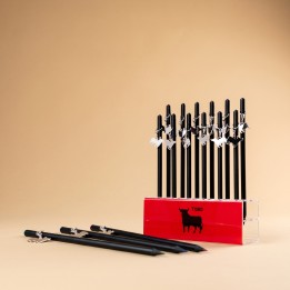 Lápiz negro con colgante de Toro de plata y Swarovski