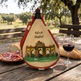 Bota de vino Recuerdo de Madrid, modelo Puerta de Alcalá, con jamón y una copa de vino