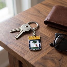Madrid coat of arms keyring with the Bear and Strawberry Tree and keys