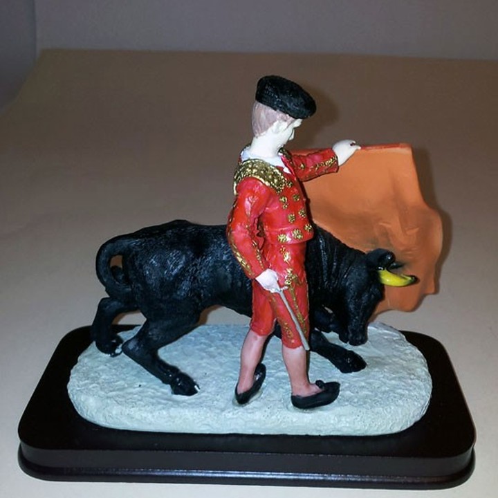 Torero-Figur mit Capote oder Muleta – Ansicht 3