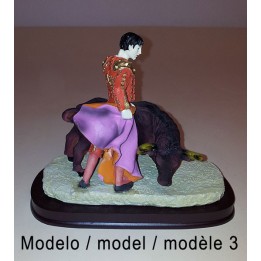 Figuras de toreros y toros