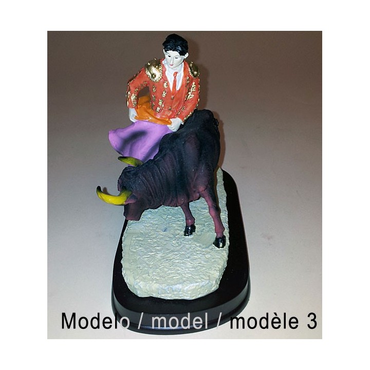 Figurines de toreros et taureaux