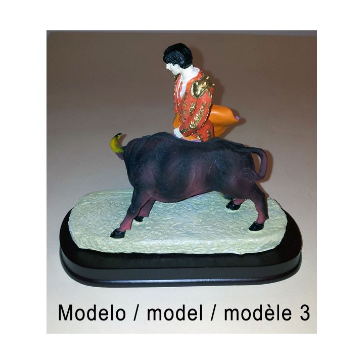 Figuras de toreros y toros