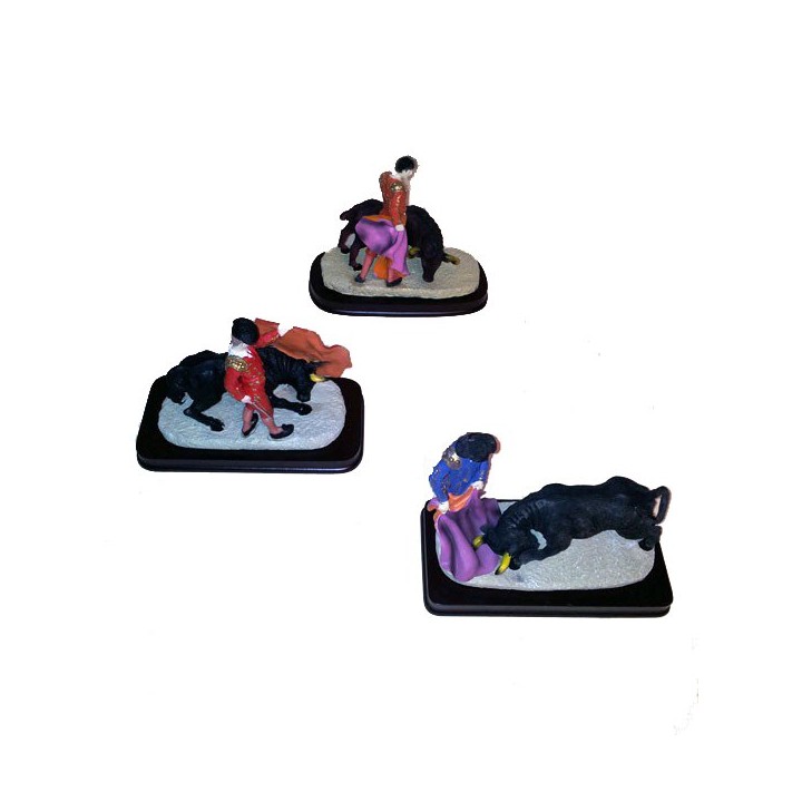 Figurines de toreros et taureaux