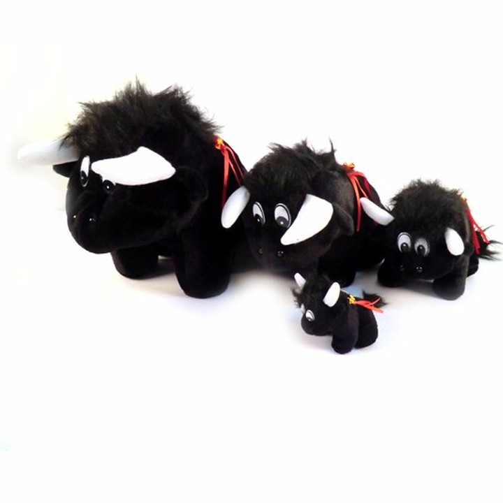 Toro di peluche con divisa della Spagna – vista 3
