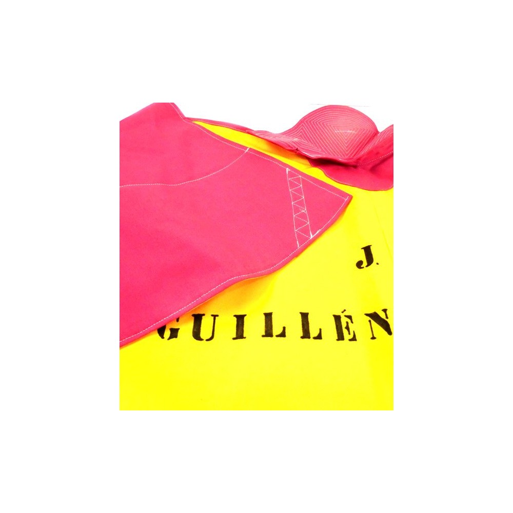 Car&Gus Brand Cape de Torero Rose - 180x110 cm