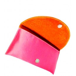 Capote Fuchsia clutch 