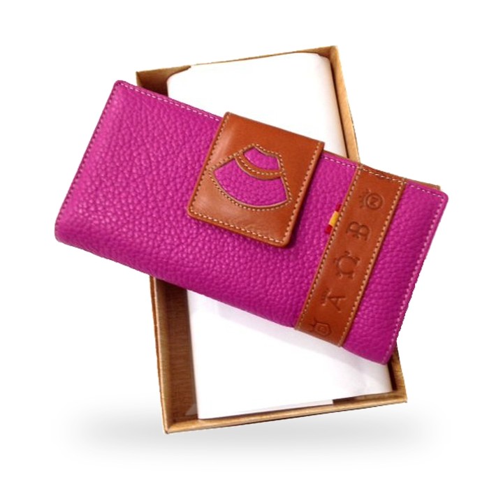 Portafoglio taurino in pelle rosa capote con marchi degli allevamenti